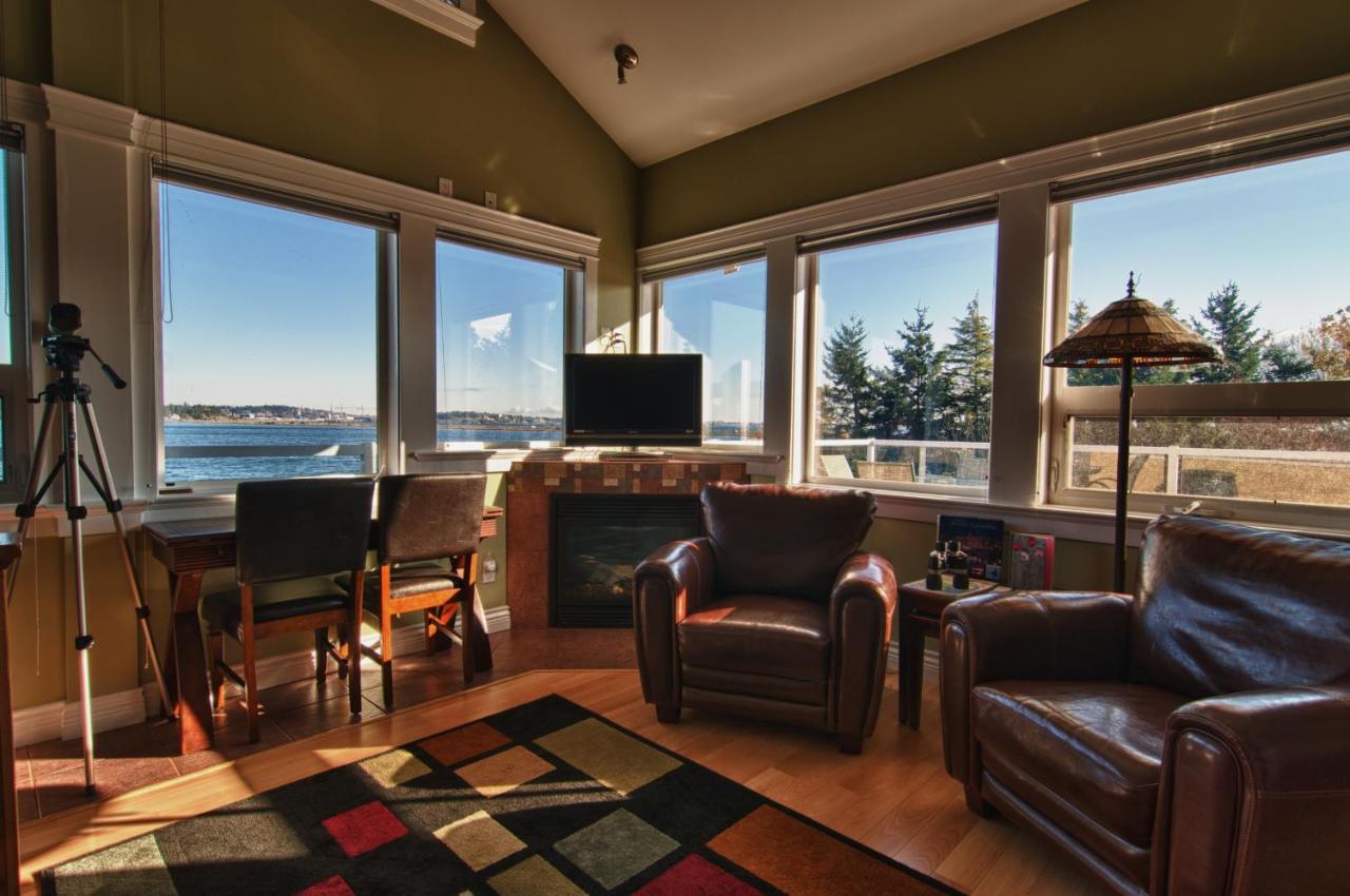 Birds Of A Feather Victoria Oceanfront Studio Suites Colwood Esterno foto
