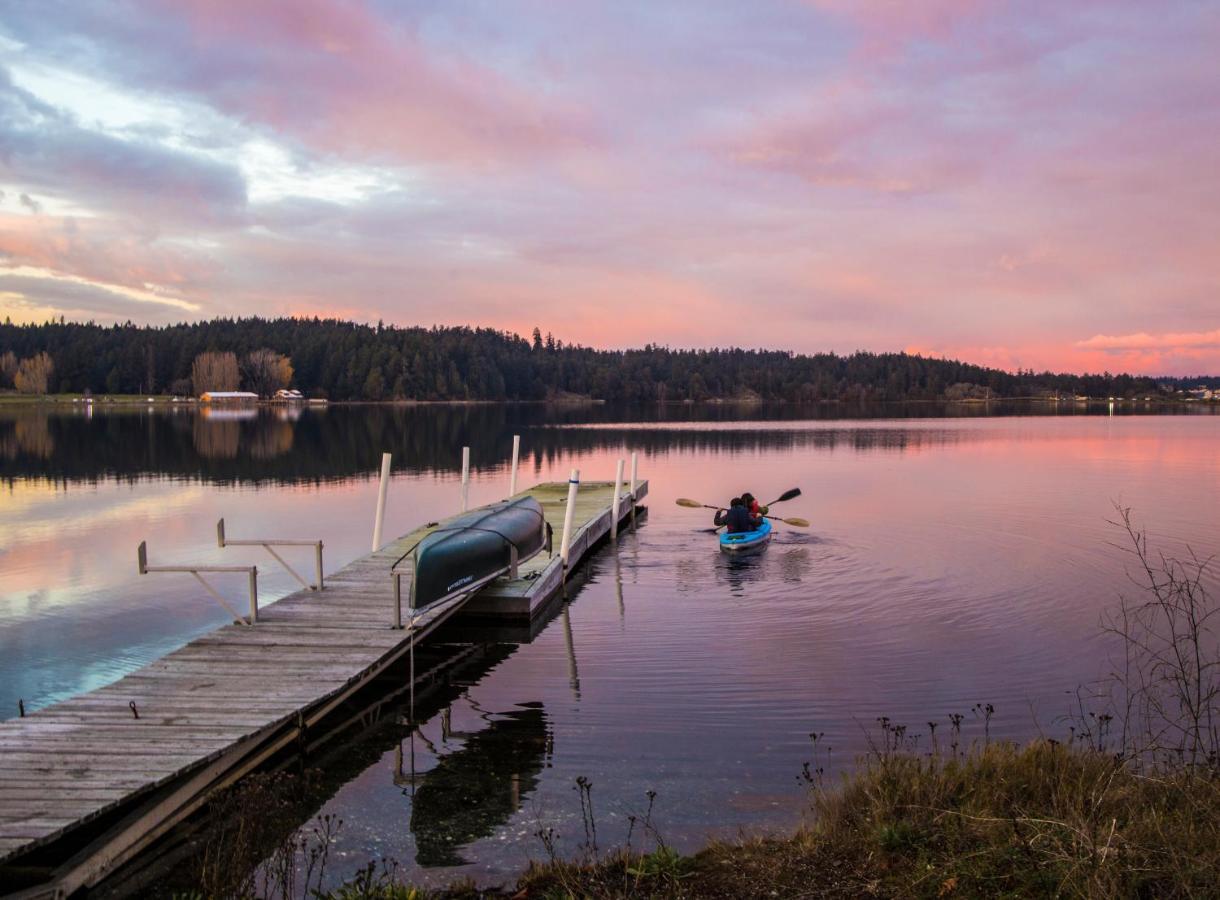 Birds Of A Feather Victoria Oceanfront Studio Suites Colwood Esterno foto