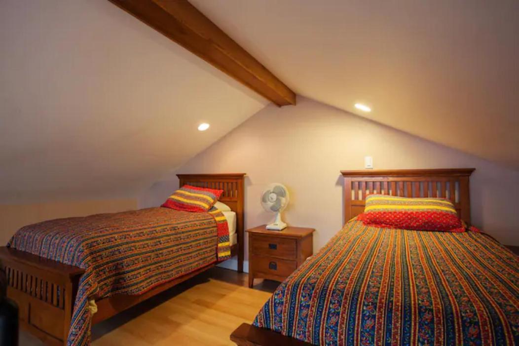 Birds Of A Feather Victoria Oceanfront Studio Suites Colwood Esterno foto