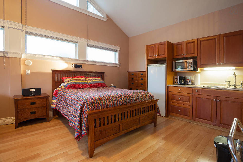 Birds Of A Feather Victoria Oceanfront Studio Suites Colwood Esterno foto