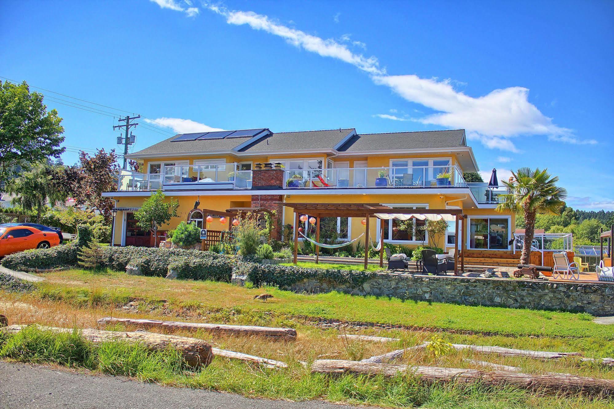 Birds Of A Feather Victoria Oceanfront Studio Suites Colwood Esterno foto
