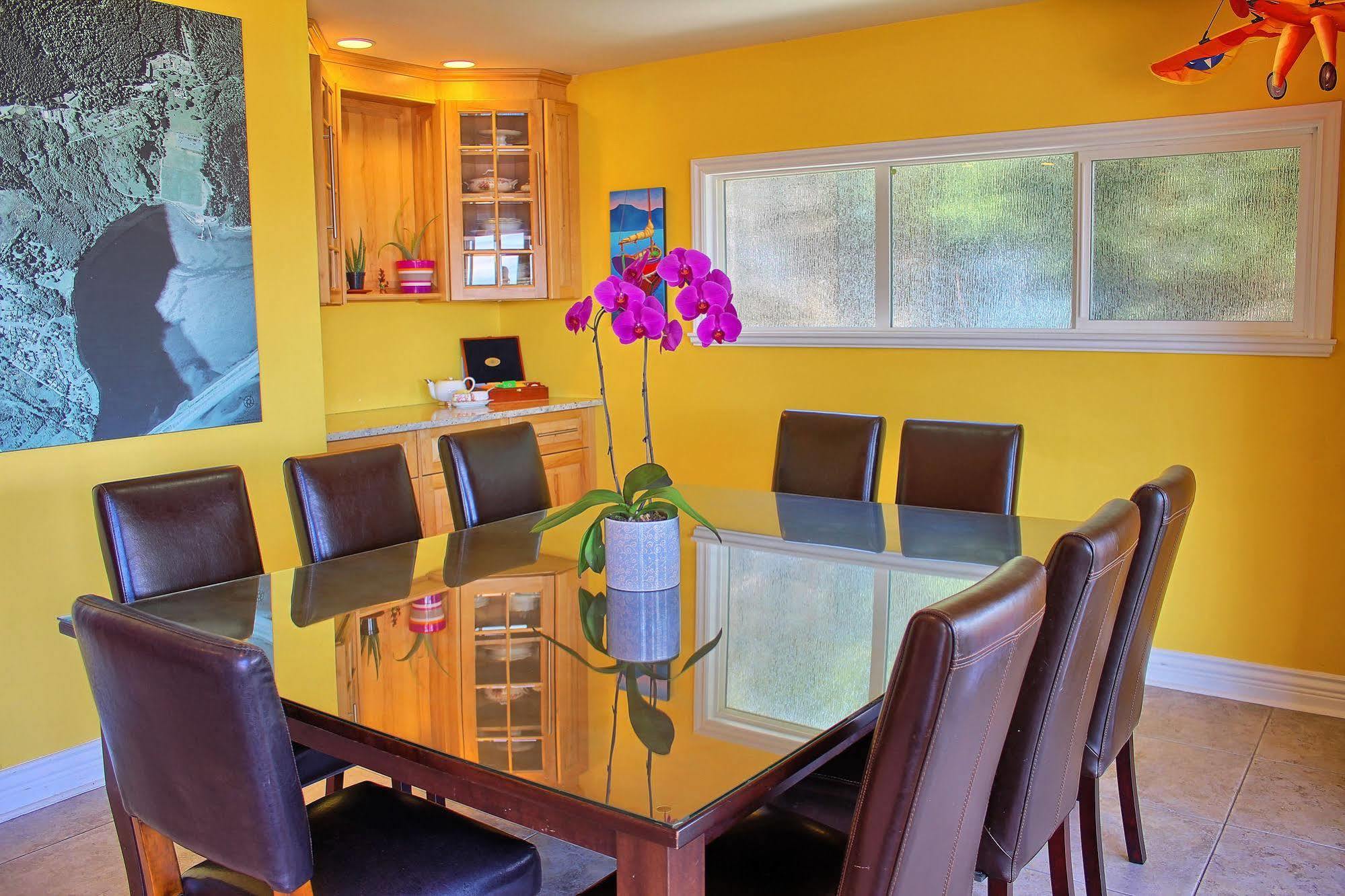 Birds Of A Feather Victoria Oceanfront Studio Suites Colwood Esterno foto